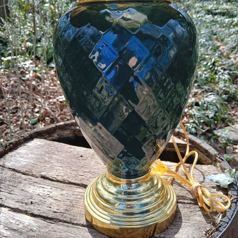 Vtg Hollywood Regency Large ceramic lamp in emerald green with gold accent